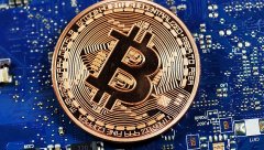 比特币短暂跌破10万美元：